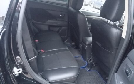 Mitsubishi Outlander III рестайлинг 3, 2017 год, 1 800 000 рублей, 8 фотография