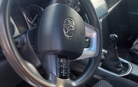 Toyota Hilux VIII, 2021 год, 3 500 000 рублей, 6 фотография