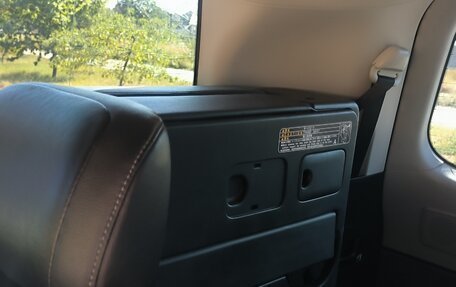 Toyota Land Cruiser 200, 2011 год, 3 850 000 рублей, 11 фотография