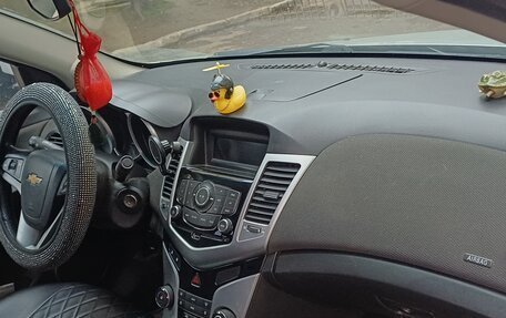 Chevrolet Cruze II, 2012 год, 970 000 рублей, 4 фотография
