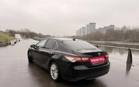 Toyota Camry, 2018 год, 2 850 000 рублей, 4 фотография