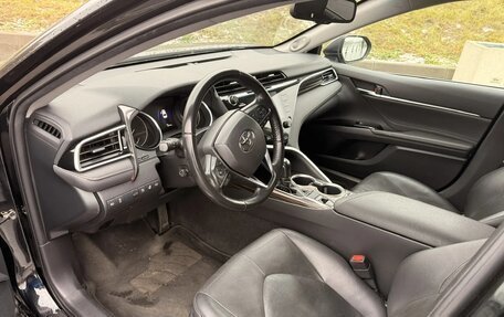 Toyota Camry, 2018 год, 2 850 000 рублей, 11 фотография