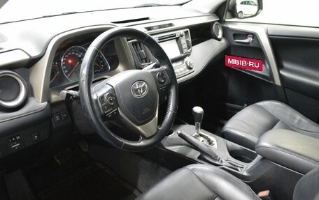 Toyota RAV4, 2013 год, 1 990 000 рублей, 10 фотография