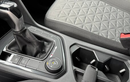 Volkswagen Tiguan II, 2020 год, 2 250 000 рублей, 13 фотография