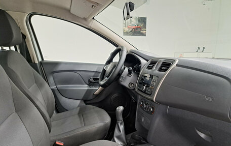 Renault Logan II, 2020 год, 800 000 рублей, 13 фотография