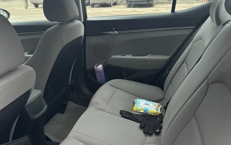 Hyundai Elantra VI рестайлинг, 2018 год, 1 200 000 рублей, 7 фотография