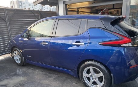 Nissan Leaf II, 2018 год, 1 350 000 рублей, 2 фотография