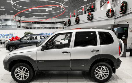 Chevrolet Niva I рестайлинг, 2015 год, 530 000 рублей, 8 фотография