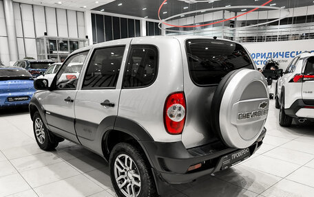 Chevrolet Niva I рестайлинг, 2015 год, 530 000 рублей, 7 фотография