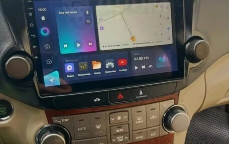 Toyota Highlander III, 2010 год, 1 700 000 рублей, 9 фотография