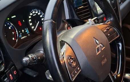 Mitsubishi Outlander III рестайлинг 3, 2015 год, 1 700 000 рублей, 6 фотография