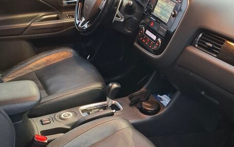 Mitsubishi Outlander III рестайлинг 3, 2015 год, 1 700 000 рублей, 5 фотография