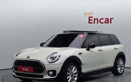 MINI Clubman, 2018 год, 1 450 000 рублей, 1 фотография