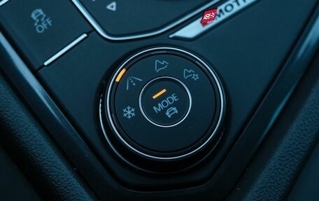 Volkswagen Tiguan II, 2017 год, 2 258 000 рублей, 13 фотография