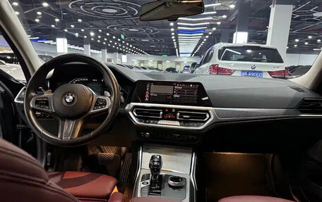 BMW 3 серия, 2022 год, 2 610 999 рублей, 9 фотография