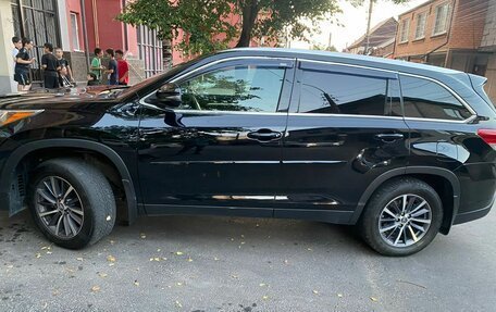 Toyota Highlander III, 2019 год, 3 700 000 рублей, 3 фотография