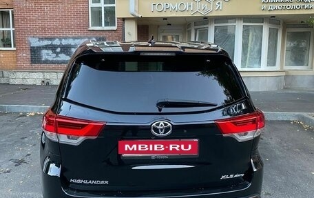 Toyota Highlander III, 2019 год, 3 700 000 рублей, 2 фотография