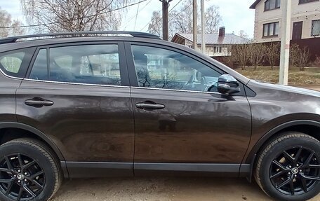 Toyota RAV4, 2018 год, 2 585 000 рублей, 4 фотография