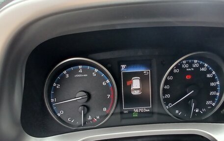 Toyota RAV4, 2018 год, 2 585 000 рублей, 15 фотография