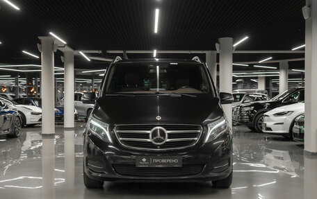 Mercedes-Benz V-Класс, 2018 год, 4 400 000 рублей, 3 фотография