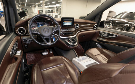 Mercedes-Benz V-Класс, 2018 год, 4 400 000 рублей, 7 фотография