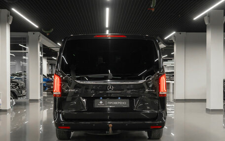 Mercedes-Benz V-Класс, 2018 год, 4 400 000 рублей, 6 фотография