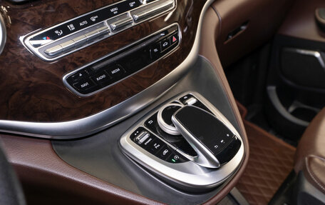 Mercedes-Benz V-Класс, 2018 год, 4 400 000 рублей, 20 фотография