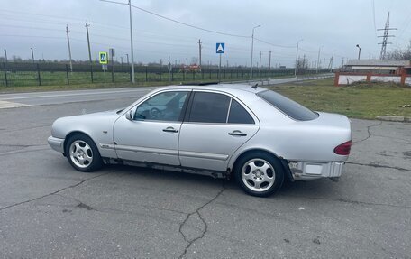 Mercedes-Benz E-Класс, 1997 год, 310 000 рублей, 7 фотография