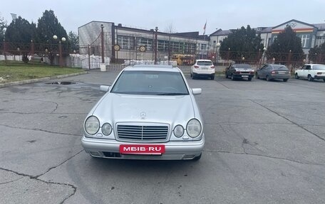 Mercedes-Benz E-Класс, 1997 год, 310 000 рублей, 2 фотография