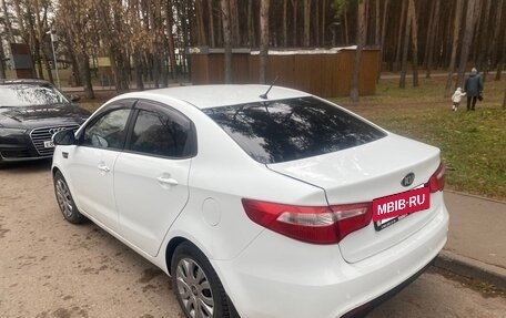 KIA Rio III рестайлинг, 2013 год, 850 000 рублей, 2 фотография