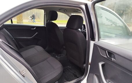 Skoda Rapid I, 2014 год, 800 000 рублей, 23 фотография