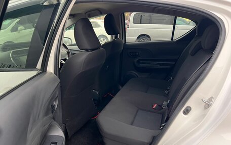 Toyota Aqua I, 2017 год, 1 379 000 рублей, 11 фотография