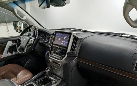 Toyota Land Cruiser 200, 2016 год, 5 400 000 рублей, 22 фотография