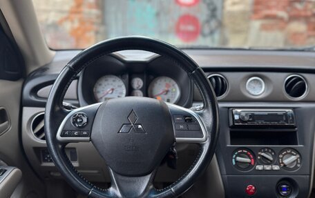 Mitsubishi Outlander III рестайлинг 3, 2003 год, 690 000 рублей, 3 фотография