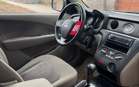 Mitsubishi Outlander III рестайлинг 3, 2003 год, 690 000 рублей, 4 фотография