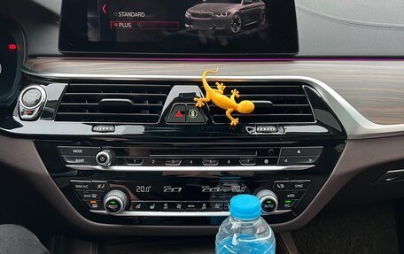 BMW 5 серия, 2018 год, 3 800 000 рублей, 10 фотография