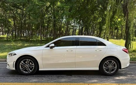 Mercedes-Benz A-Класс, 2022 год, 1 500 000 рублей, 3 фотография