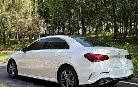 Mercedes-Benz A-Класс, 2022 год, 1 500 000 рублей, 4 фотография