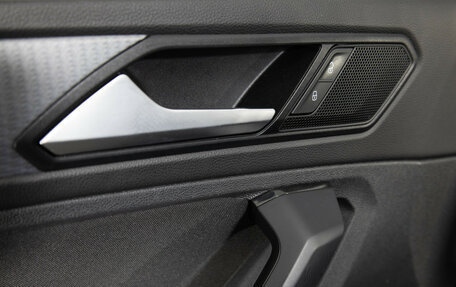 Volkswagen Tiguan II, 2021 год, 2 499 000 рублей, 15 фотография