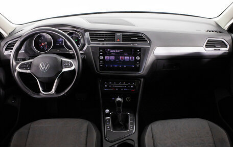 Volkswagen Tiguan II, 2021 год, 2 499 000 рублей, 11 фотография