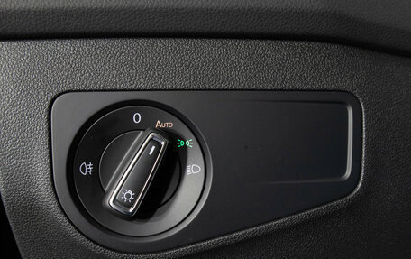 Volkswagen Tiguan II, 2021 год, 2 499 000 рублей, 17 фотография