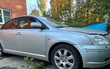 Toyota Avensis III рестайлинг, 2003 год, 230 000 рублей, 1 фотография