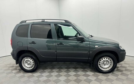 Chevrolet Niva I рестайлинг, 2018 год, 860 000 рублей, 7 фотография