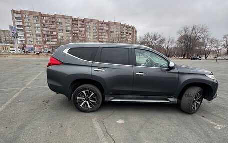 Mitsubishi Pajero Sport III рестайлинг, 2019 год, 1 990 000 рублей, 4 фотография
