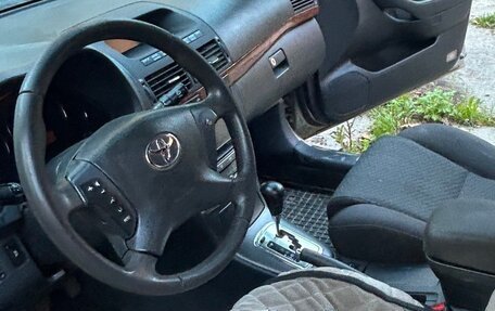 Toyota Avensis III рестайлинг, 2003 год, 230 000 рублей, 6 фотография