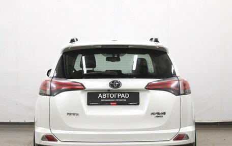 Toyota RAV4, 2018 год, 2 190 000 рублей, 6 фотография