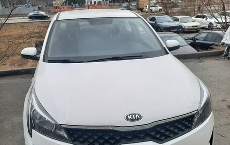 KIA Rio IV, 2021 год, 1 200 000 рублей, 2 фотография