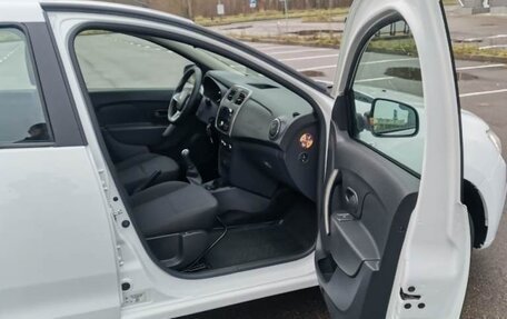 Renault Logan II, 2019 год, 780 000 рублей, 13 фотография