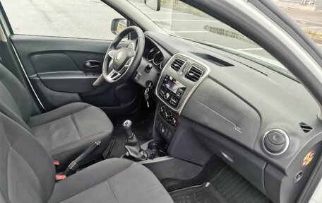 Renault Logan II, 2019 год, 780 000 рублей, 14 фотография