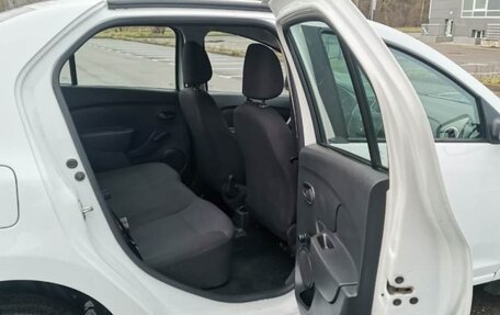 Renault Logan II, 2019 год, 780 000 рублей, 15 фотография